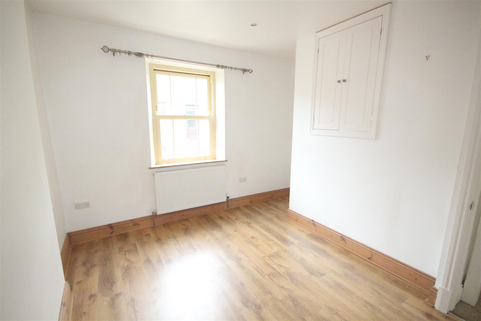 2 bedroom mid terrace house To Let in Barnoldswick - IMG_8550.jpg